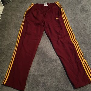 Adidas women’s tracksuit pants size XL
